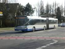 Solaris Urbino auf der Linie 638 nach S+U Bahnhof Rathaus Spandau an der Haltestelle Spandau Heerstra�e/Wilhemstra�e.