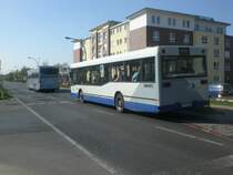 Mercedes-Benz O 405 N (Niederflur-Stadtversion) als SEV f�r die Regionalbahnlinie 10 zwischen S+U Bahnhof Rathaus Spandau und Bahnhof Nauen am Bahnhof Albrechtshof.