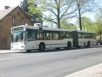 Mercedes-Benz O 405 N (Niederflur-Stadtversion) auf der Linie X83 nach Lichtenrade Nahariyastra�e am U-Bahnhof Dahlem-Dorf.