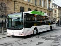 TN - MAN Bus 299 NE 74299 ( Bus mit Gasantreib )bei der Haltestelle Place Pury am 04.04.2009