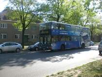 MAN-Doppeldecker auf der Linie 237 nach S+U Bahnhof Rathaus Spandau an der Haltestelle Staaken Am Kurzen Weg.