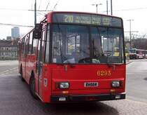 Skoda-Obus Nr. 6293 der Linie 210 von Bratislava Hlavna Stanica (Hauptbahnhof) zum Stanica Mlynske Nivy (Zentralen Busbahnhof) am 18.03.2007 am Hauptbahnhof.