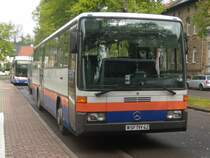 WSF-VV42, vermutlich ein MB 0408, am 23.04.2009 auf dem Weienfelser Busbahnhof. Er hat wahrscheinlich bereits sein Ziel geschildert, welches er nach seiner Pause ansteuern wird. Und zwar Hohenmlsen ber die Linie 801 ber Taucha - Tornau.