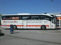 Mercedes-Benz O 340, O 350 (Tourismo) der Firma BerlinLinienBus am Flughafen Sch�nefeld.