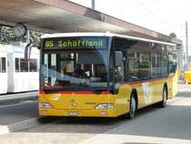 Postauto - Mercedes Citaro Nr.2  LU 197102 unterwegs auf der Linie 85 bei den Haltestellen vor dem Bahnhof Sch�ftland am 09.04.2009