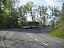 Der neue CitaroII Nr. 28 passiert am 23.4.09 die Kantonsgrenze der Kantone Schwyz und Luzern zwischen Vitznau und Gersau.