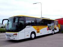 SETRA_S415UL wirbt f�r  JUFA  (JugendFamileng�steh�user) und steht vor den Toren einer Beschriftungsfirma in Ried i.I.; 090426
