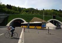 Shuttle-Betrieb mit Gelenk-Postbussen anl�sslich WestFest (Er�ffnung Uetlibergtunnel), 25. April 2009