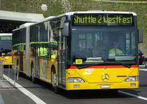 Shuttle-Betrieb mit Gelenk-Postbussen anl�sslich WestFest (Er�ffnung Uetlibergtunnel), 25. April 2009