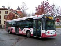 Heuliez GX 327 mit rote Farbe, Wagen 1409 am 03/12/08.