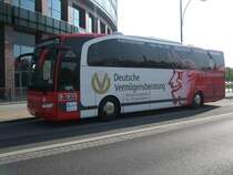 1.FC Kaiserslautern Bus vor dem Hotel Radisson SAS in der Langen Str. in Rostock.Aufgenommen am 30.04.09 um 17.15 Uhr an der Haltestelle Kr�peliner Tor,Rostock
