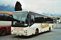 Ballestraz, Grne VS 230'657 Renault am 30. Mrz 2009 Sierre, Bahnhof