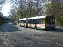 Solaris Urbino auf der Linie M41 nach Hauptbahnhof am U-Bahnhof Hallesches Tor.