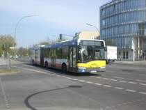 Solaris Urbino auf der Linie 124 nach Buchholz-West Aubertstrae am U-Bahnhof Alt Tegel.
