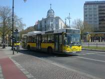 Volvo V7000 auf der Linie X10 nach S-Bahnhof Teltow Stadt am S-Bahnhof Halensee.
