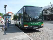 Bus8130 von Alter Zoll, Klein Wesenberg nach Sandstrae, Lbeck kurz nach der Ankunft in der Haltestelle ZOB/Hauptbahnhof, Lbeck.(02.05.09)