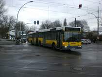 Mercedes-Benz O 405 N (Niederflur-Stadtversion) als SEV f�r die Stra�enbahnlinie M6 zwischen der Haltestelle Lichtenberg Hohensch�nhauser Stra�e/Wei�enseer Weg und S-Bahnhof Marzahn.