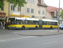 Solaris Urbino auf der Linie M11 nach S-Bahnhof Sch�neweide an der Haltestelle Alt Buckow.