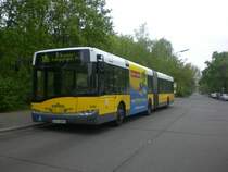 Solaris Urbino auf der Linie 115 nach U-Bahnhof Fehrbelliner Platz an der Haltestelle D�ppel-S�d Neuruppiner Stra�e.