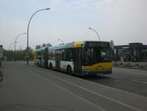 Solaris Urbino auf der Linie TXL nach Prenzlauer Berg Mollstra�e/Prenzlauer Allee am S-Bahnhof Beusselstra�e.