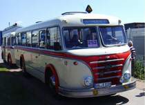 Der H6 B mit Anhnger des VEB Kraftverkehr Halle kommt von einer Rundfahrt durch Werdau zurck aufs Werksgelnde. 12.IFA-Oldtimertreffen 2009 