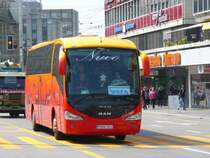 In der Stadt Bern ist ein MAN IRIZAR der Firma Nuco mit Spanischen Kontrollschildern E 7009 DTJ unterwegs am 14.04.2009