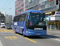 In der Stadt Bern ist ein Reisebus der Firma WEGIS ein NEOPLAN D 20  FN:ZM 99 unterwegs am 14.04.2009