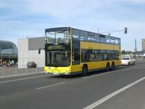 MAN Lion's City DD (Doppelstock) auf der Linie M85 nach S-Bahnhof Lichterfelde S�d an der Haltestelle Washingtonplatz/Hauptbahnhof.