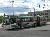 Obus in der Seitenansicht, Breite Strae Ecke Friedrich-Ebert-Strae in Eberswalde. 17.5.2007