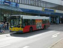Mercedes-Benz O 530 I (Citaro) auf der Linie 283 am S+U Bahnhof Rathaus Steglitz.