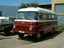 Robur-Bus in Werdau zum IFA-Oldtimertreffen 2005
Was fr ein Robur das ist weiss ich nicht genau... LO oder LD 1800, 2002, 2500 oder 3000????
