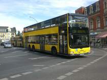 MAN Lion's City DD (Doppelstock) auf der Linie 284 nach Lichterfelde Oberhofer Platz am S-Bahnhof Lichterfelde Ost.
