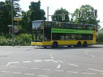 MAN Lion's City DD (Doppelstock) auf der Linie M85 nach S-Bahnhof Lichterfelde S�d an der Haltestelle Lichterfelde Lindenstra�e.