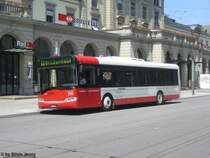 Am Mittwoch Nachmittag, Samstag und Sonntag ist die Linie 12 in den Wildpark Bruderhaus in Betrieb. An Sonn- und Feiertagen fhrt Stadtbus Winterthur auf dem 12er, ansonsten fhrt die Firma  Heidi-Taxi  mit einem schwarzen VW-Bus ins Bruderhaus. Derweil ist die Linie 12 gut ausgelastet, denn vor einer Woche kamen im Bruderhaus die Wolfbabys zur Welt, die die Besucher nun in Scharen anlocken, daher stand in den letzten Tagen immer ein Stadtbus auf Piket bereit um bei grossem Besucherandrang ins Bruderhaus hinauf fahren zu knnen. Am 21.5.09 steht der Solaris 295 vor dem Hauptbahnhof