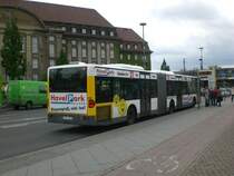 Mercedes-Benz O 530 I (Citaro) auf der Linie M32 nach Staaken Brunsbttler Damm/Stadtgrenze am S+U Bahnhof Rathaus Spandau.
