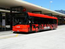 Chur - SOLARIS GR 97502 unterwegs bei den Bushaltestellen vor dem Bahnhof Chur am 07.05.2009