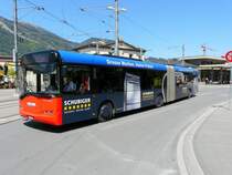 Chur - SOLARIS Gelenkbus GR 155858 mit Werbung unterwegs bei den Bushaltestellen vor dem Bahnhof Chur am 07.05.2009