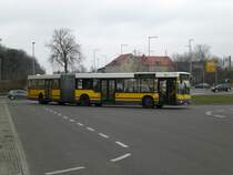 MAN Niederflurbus 1. Generation als SEV fr die U-Bahnlinie 5 zwischen U-Bahnhof Elsterwerdaer Platz und S+U Bahnhof Lichtenberg. 