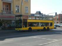 MAN Lion's City DD (Doppelstock) auf der Linie X11 nach Gropiusstadt Gesundheitszentrum am S-Bahnhof Lichterfelde Ost.