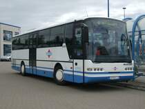 Kstenbus wartet auf sein nchsten Einsatz in Hhe ZOB Rostock Hauptbahnhof Sd.(23.05.09)
