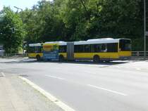 Solaris Urbino auf der Linie M76 nach S-Bahnhof Lichtenrade am S-Bahnhof Priesterweg.
