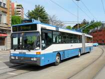 VBZ - Mercedes O 405 GTZ Trolleybus  Nr.135 unterwegs auf der Linie 72 in der Stadt Zrich am 06.05.2009