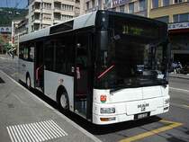 MAN-Niederflurbus der Linie 11 wartet auf Kundschaft in Richtung Rebenweg, Vingelz. Bahnhofplatz Biel/Bienne, 23. Mai 2009, 11:26