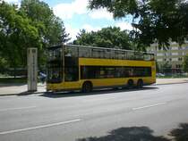 MAN Lion's City DD (Doppelstock) auf der Linie M29 nach U-Bahnhof Hermannplatz an der Haltestelle Sch�neberg L�tzowplatz. 