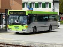 bls - Mercedes O 405  Nr.40  BE 593 unterwegs auf der Linie 465 bei der Haltestelle neben dem Bahnhof von Hasle - R�egsau am 09.05.2009