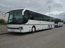 Linie 115 von Tessin Richtung Rostock ZOB/Hauptbahnhof S�d wartet auf sein n�chsten Einsatz.23.05.09