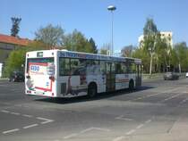 Mercedes-Benz O 405 N (Niederflur-Stadtversion) auf der Linie 184 nach U-Bahnhof Krumme Lanke an der Haltestelle Lichterfelde Goerzallee/Drakestra�e.