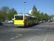 Mercedes-Benz O 530 I (Citaro) auf der Linie M11 nach Lichterfelde Unter den Eichen/Drakestra�e an der Haltestelle Lichterfelde G�rzallee/Drakestra�e.
