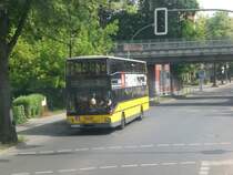 MAN-Doppeldecker auf der Linie 222 nach U-Bahnhof Alt-Tegel am S-Bahnhof Waidmannslust.