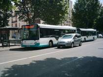 Zwei Heuliez GX 327 in Aix-en-Provence.